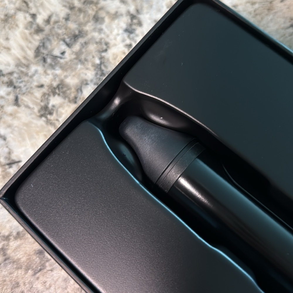 Bio ionic 1.25” pro curling iron - Picture 6 of 14